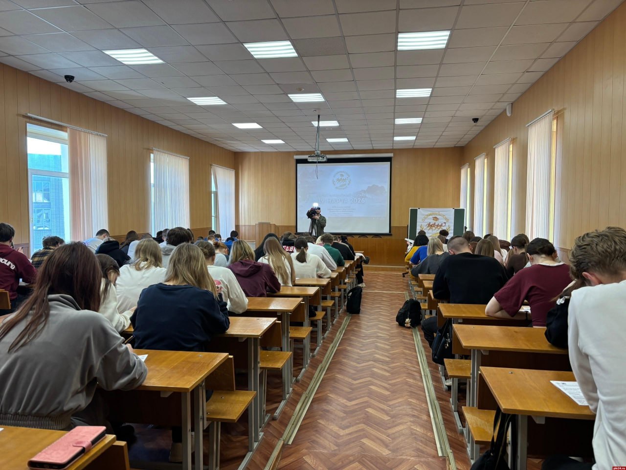 Пятый «Олимпийский диктант» собрал почти тысячу участников в Псковской области Пятый «Олимпийский диктант» собрал почти тысячу участников в Псковской области