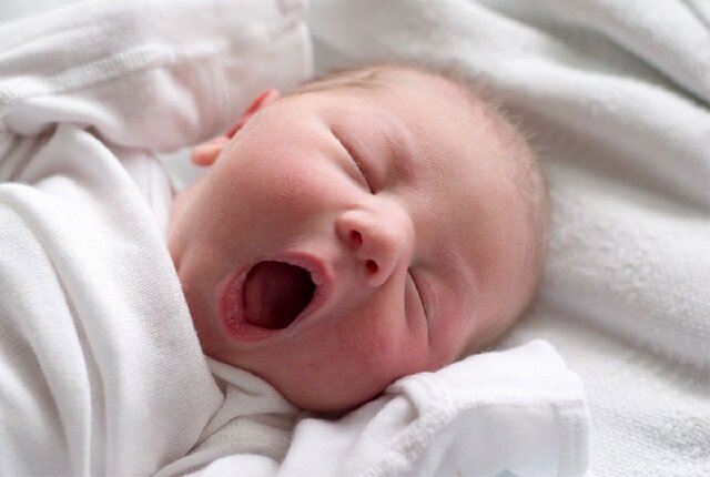 Как облегчить колики у новорожденного: советы для родителей