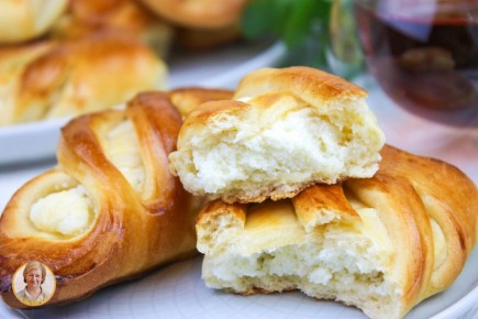 Необыкновенные булочки с творогом: мягкость и насыщенный вкус в каждом кусочке