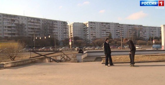 Псковичи жалуются на разрушение подпорных стен на улице Юбилейной