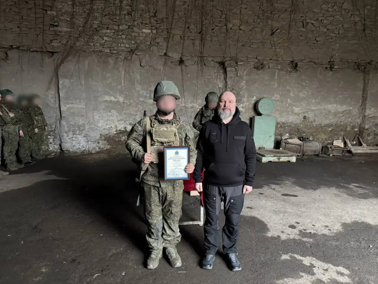 Михаил Ведерников: По моему поручению Руководитель Аппарата Правительства Псковской области Андрей ВЬЮНОВ посетил пункт временной дислокации 77-го гвардейского зенитного ракетного полка, чтобы лично вручить бойцам... Михаил Ведерников: По моему поручению Руководитель Аппарата Правительства Псковской области Андрей ВЬЮНОВ посетил пункт временной дислокации 77-го гвардейского зенитного ракетного полка, чтобы лично вручить бойцам...