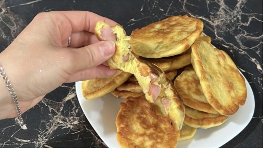 Оладьи с колбасой: вкусный и быстрый перекус