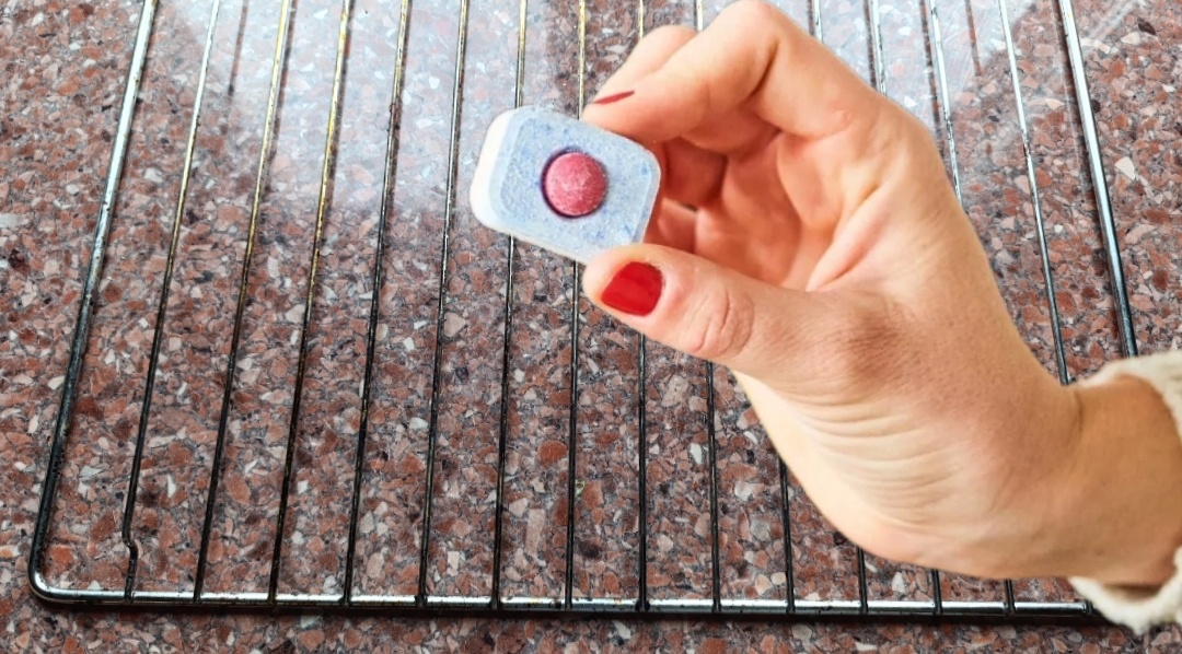 Как эффективно очистить решетку духовки за рекордно короткое время