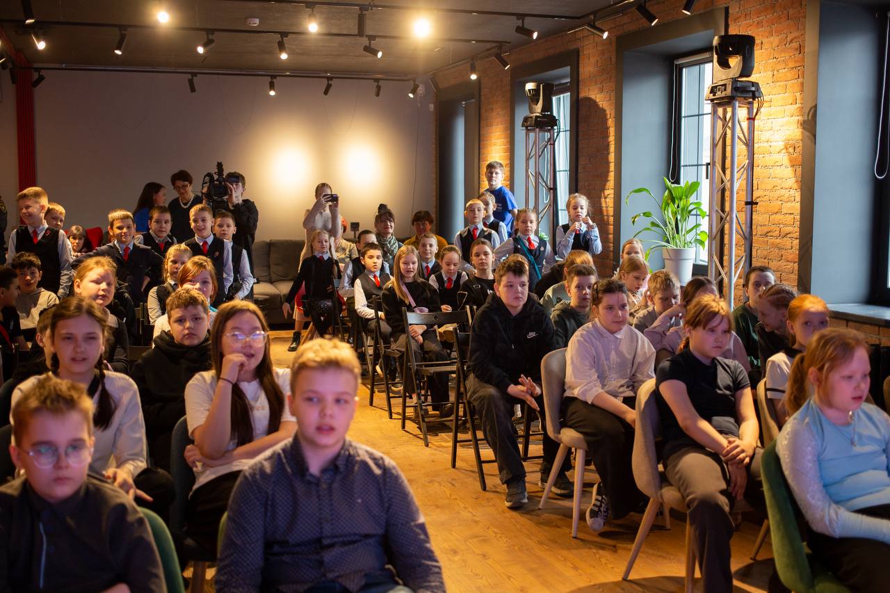 Каникулы без опасности: в Пскове прошёл образовательный форум для школьников Каникулы без опасности: в Пскове прошёл образовательный форум для школьников