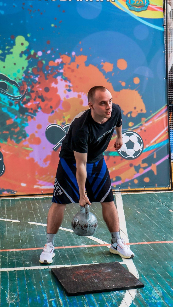 От гирь до медалей. Вчера в Главном управлении состоялся чемпионат по гиревому спорту с участием команд 1-го и 2-го пожарно-спасательных отрядов, управления надзорной деятельности и профилактической работы, управлений и... От гирь до медалей. Вчера в Главном управлении состоялся чемпионат по гиревому спорту с участием команд 1-го и 2-го пожарно-спасательных отрядов, управления надзорной деятельности и профилактической работы, управлений и...