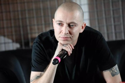 Рэпера Oxxxymiron* вновь объявили в розыск