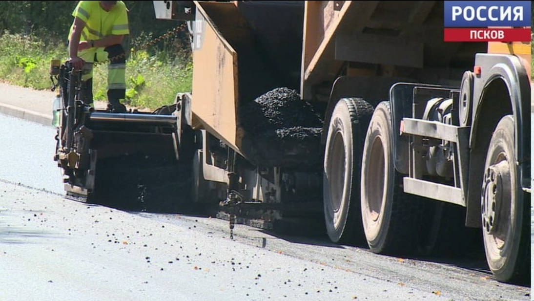 Более 40 км дорог к ФАПам отремонтируют в Псковской области в 2026 году по нацпроекту "Инфраструктура для жизни"