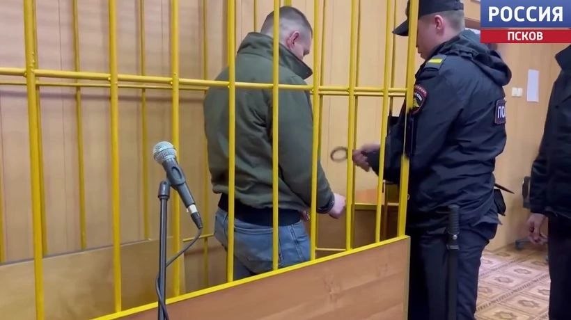 12 лет колонии строгого режима получил по решению Печорского районного суда гражданин Молдовы за контрабанду, хранение и сбыт наркотиков