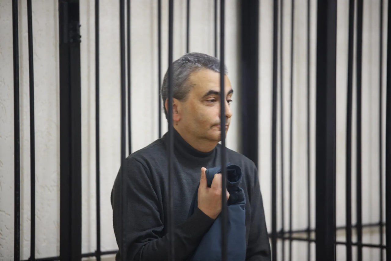 Суд по продлению меры пресечения Льву Шлосбергу* стартовал в Пскове Суд по продлению меры пресечения Льву Шлосбергу* стартовал в Пскове