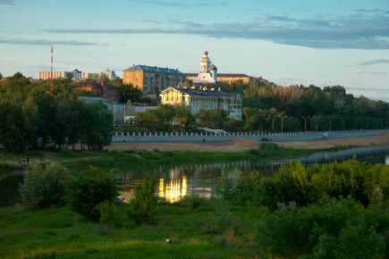 В Пскове и Великих Луках звучит сирена