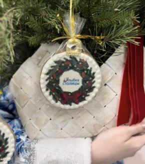 Как сохранить улыбку в Новый год: советы по защите зубов от проссеко