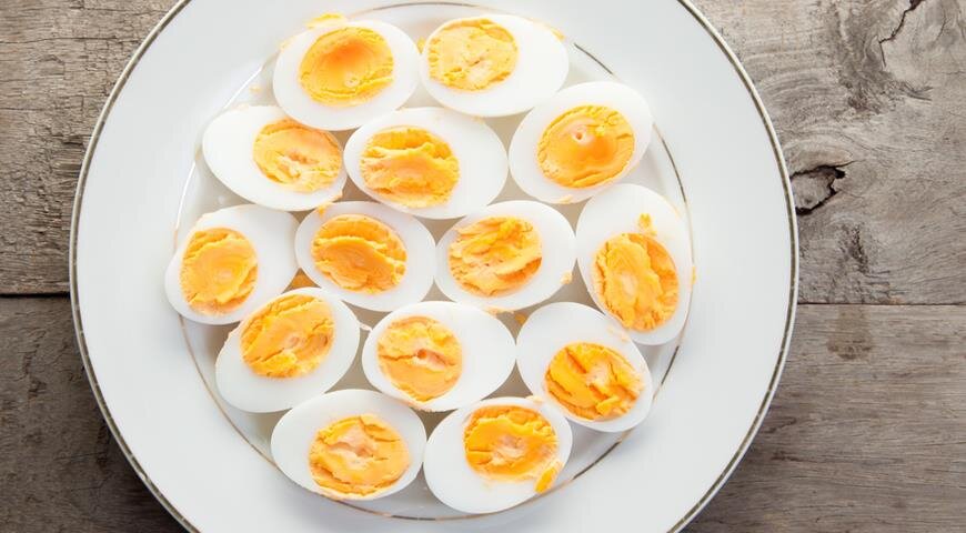 Умный способ приготовления яиц для новогодних салатов