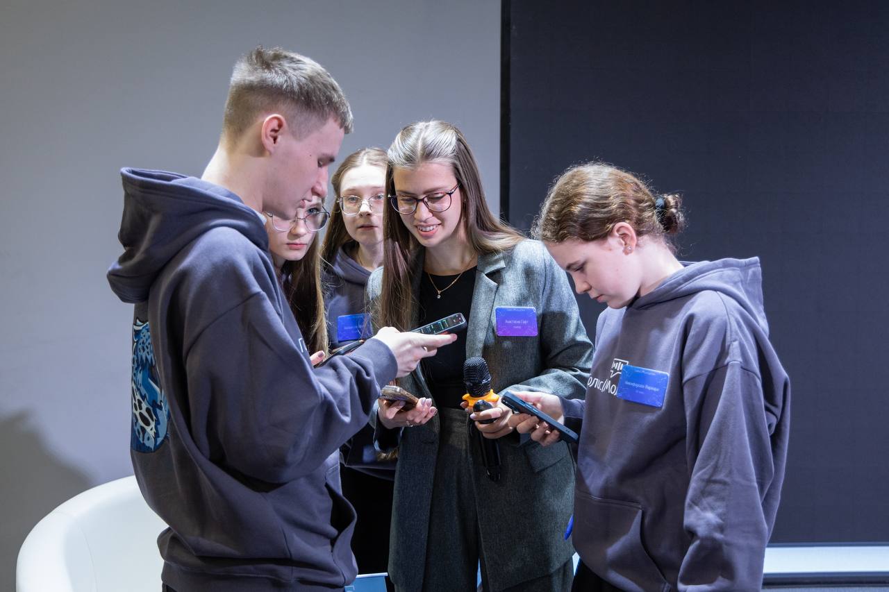 7 апреля — День Рунета. Сегодня отмечается праздник российского сегмента интернета — пространства, которое уже давно стало неотъемлемой частью нашей жизни, работы и общения 7 апреля — День Рунета. Сегодня отмечается праздник российского сегмента интернета — пространства, которое уже давно стало неотъемлемой частью нашей жизни, работы и общения