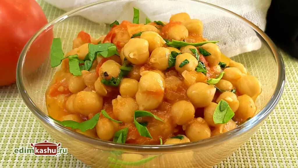 Погружение в мир вкуса: нут в томатном соусе — сытное и полезное блюдо