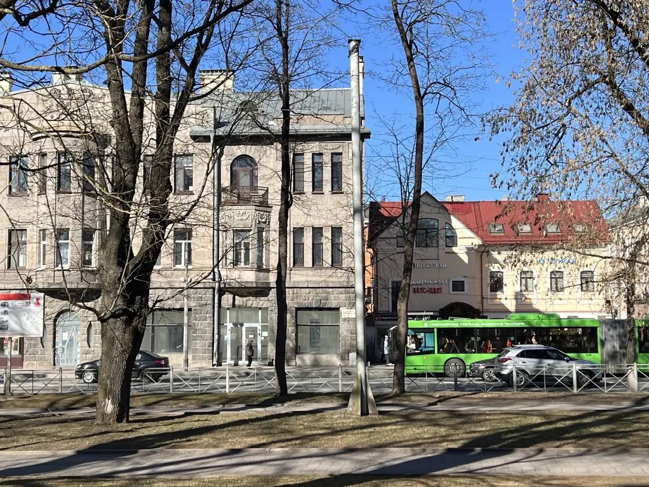 Елкин Борис: Прогуливаясь по Октябрьскому проспекту, мы ежедневно проходим мимо зданий с удивительной судьбой Елкин Борис: Прогуливаясь по Октябрьскому проспекту, мы ежедневно проходим мимо зданий с удивительной судьбой