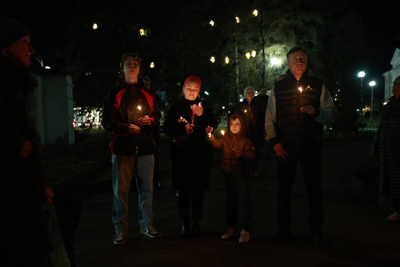 Пасхальные богослужения проходят в псковских храмах Пасхальные богослужения проходят в псковских храмах