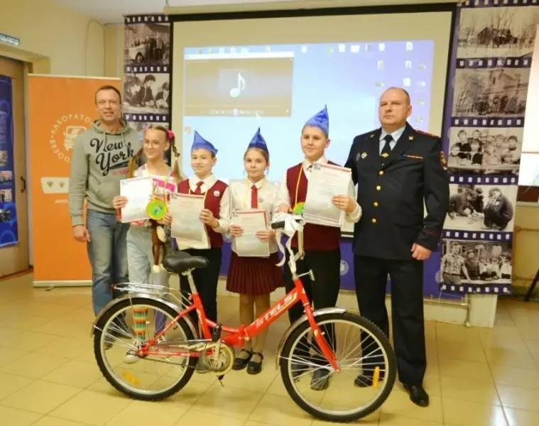 Победителям вручили главный приз - велосипед Победителям вручили главный приз - велосипед