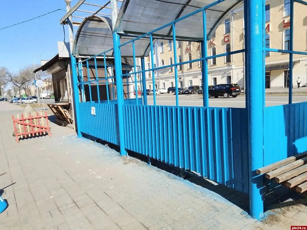 Остановку «улица Гагарина» в Пскове оперативно привели в порядок Остановку «улица Гагарина» в Пскове оперативно привели в порядок