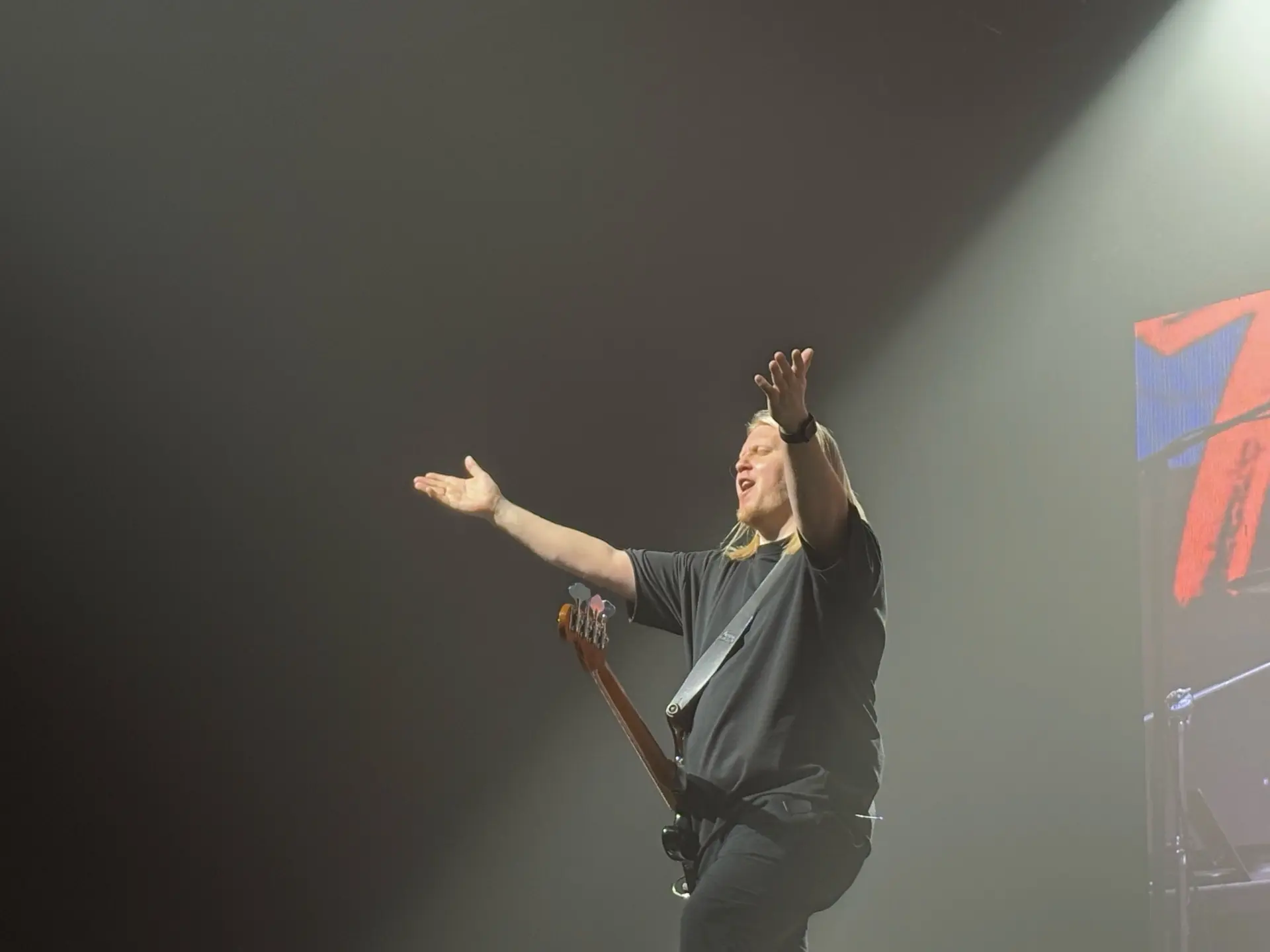 Концерт рок-группы «Комната культуры» в Ледовом дворце Пскова Концерт рок-группы «Комната культуры» в Ледовом дворце Пскова