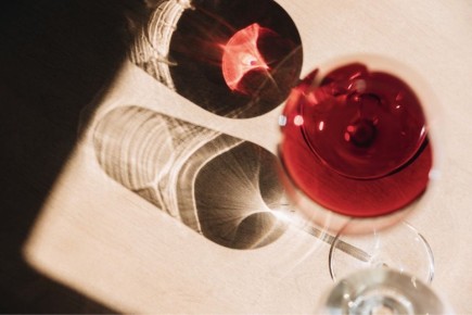 Апрель в оттенках розового: весна с бокалом вина