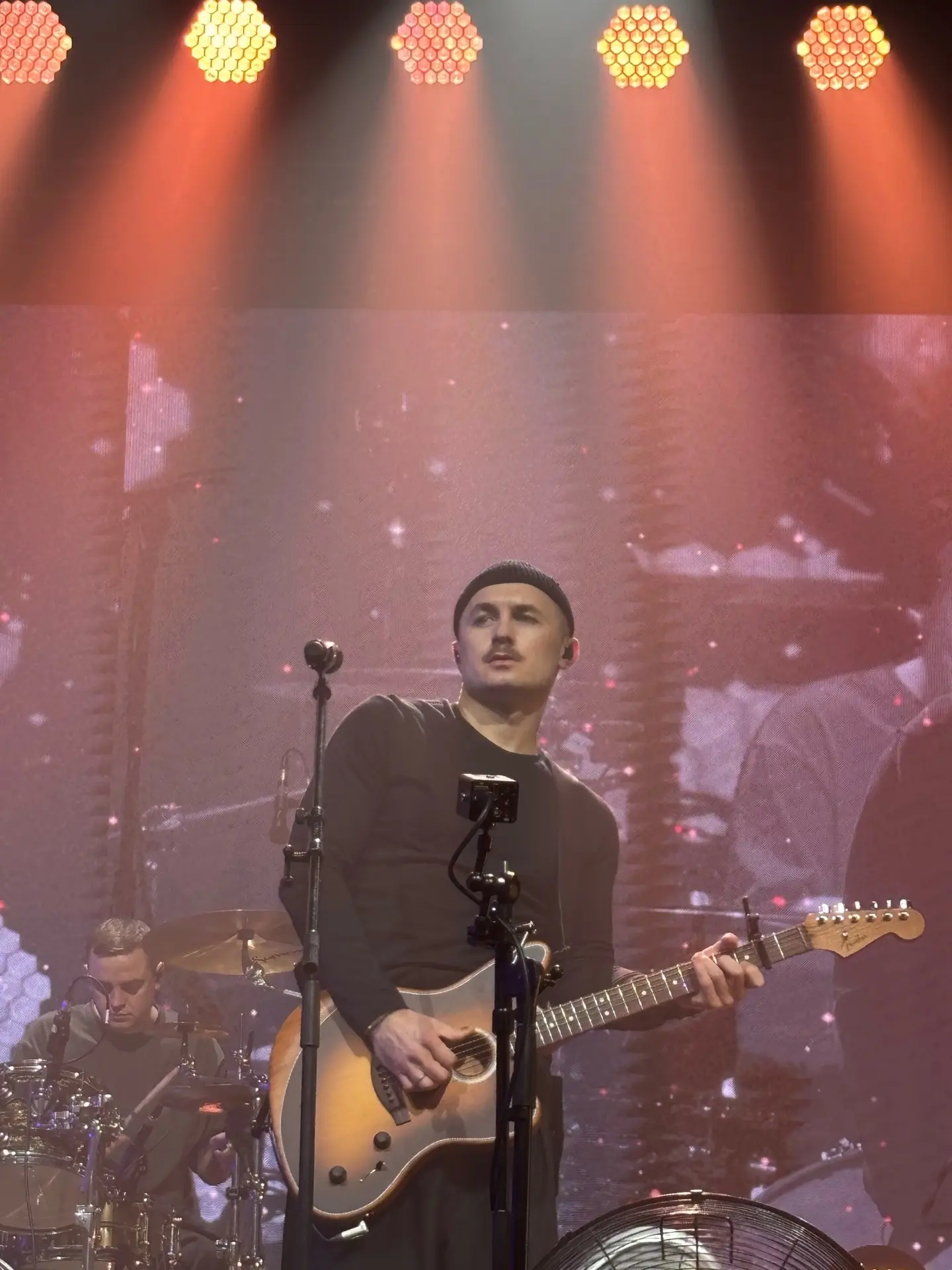 Концерт рок-группы «Комната культуры» в Ледовом дворце Пскова Концерт рок-группы «Комната культуры» в Ледовом дворце Пскова