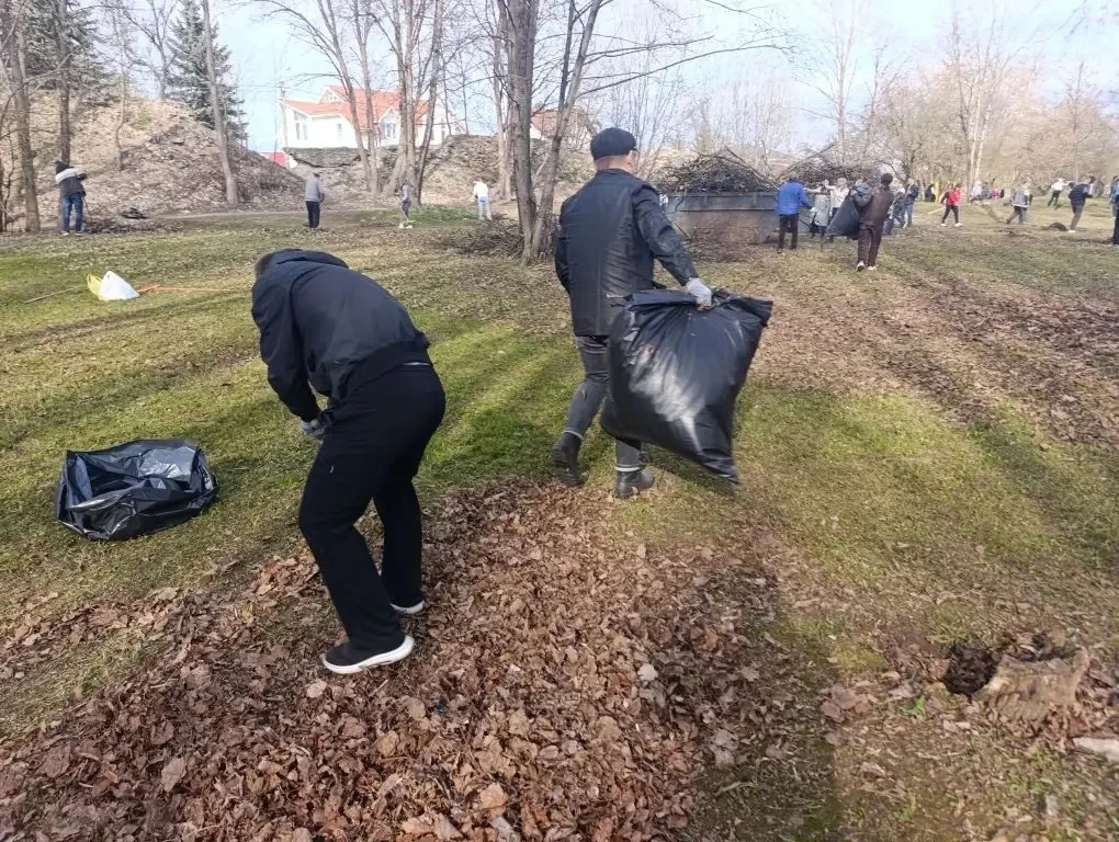 Весенний субботник: вместе делаем Псков чище! Весенний субботник: вместе делаем Псков чище!