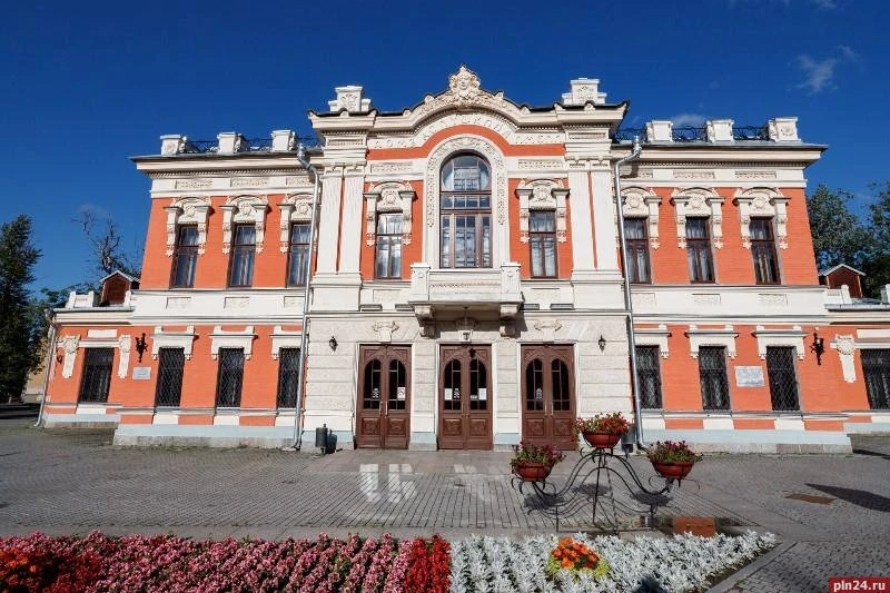 «Два капитана»: премьера 120-летия в Псковском театре драмы