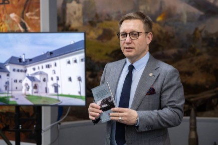 В Пскове представили уникальное издание об истории выборов в России