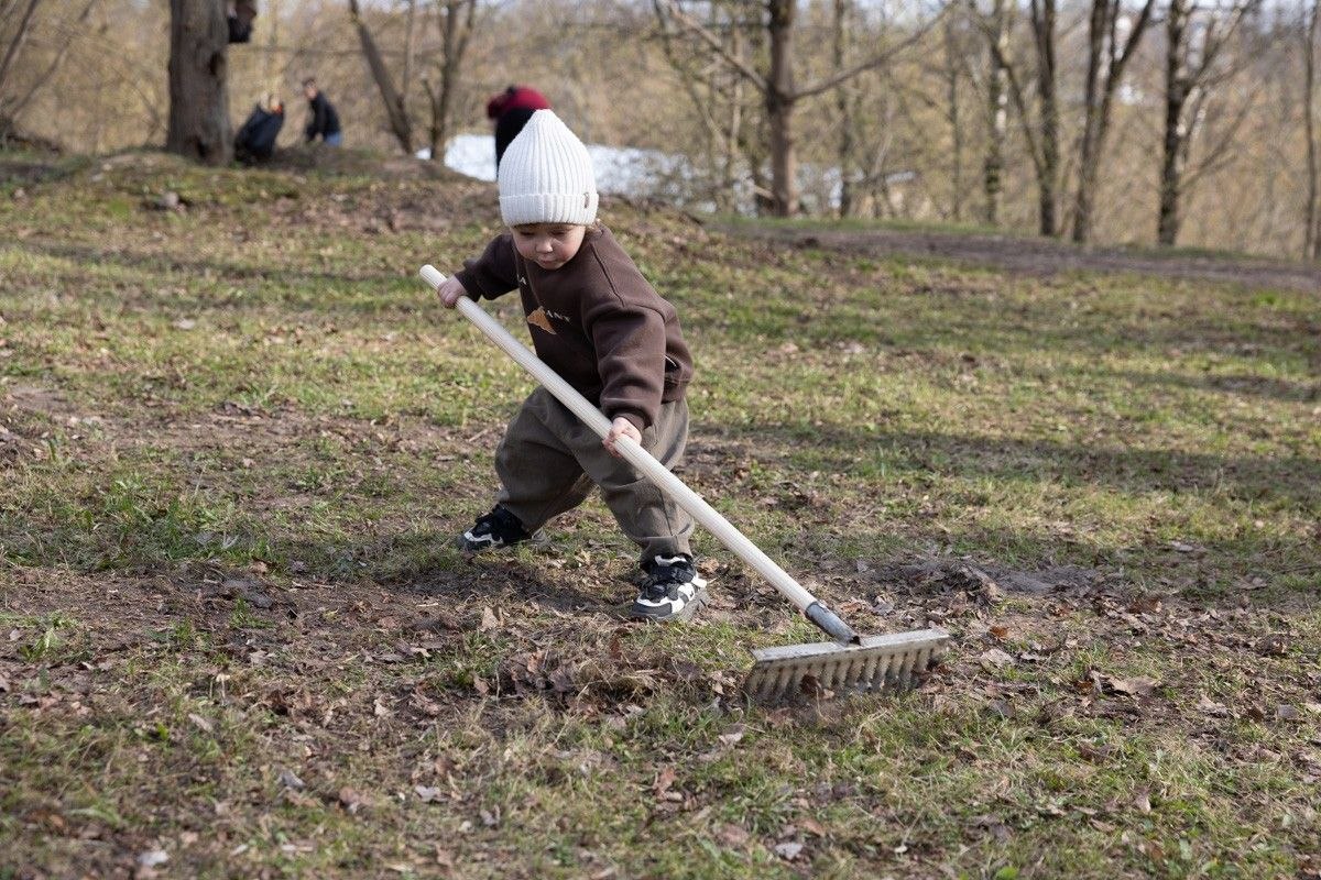 Традиционный массовый субботник прошёл на правом берегу реки Псковы у Гремячей башни – в одном из популярных мест отдыха горожан Традиционный массовый субботник прошёл на правом берегу реки Псковы у Гремячей башни – в одном из популярных мест отдыха горожан