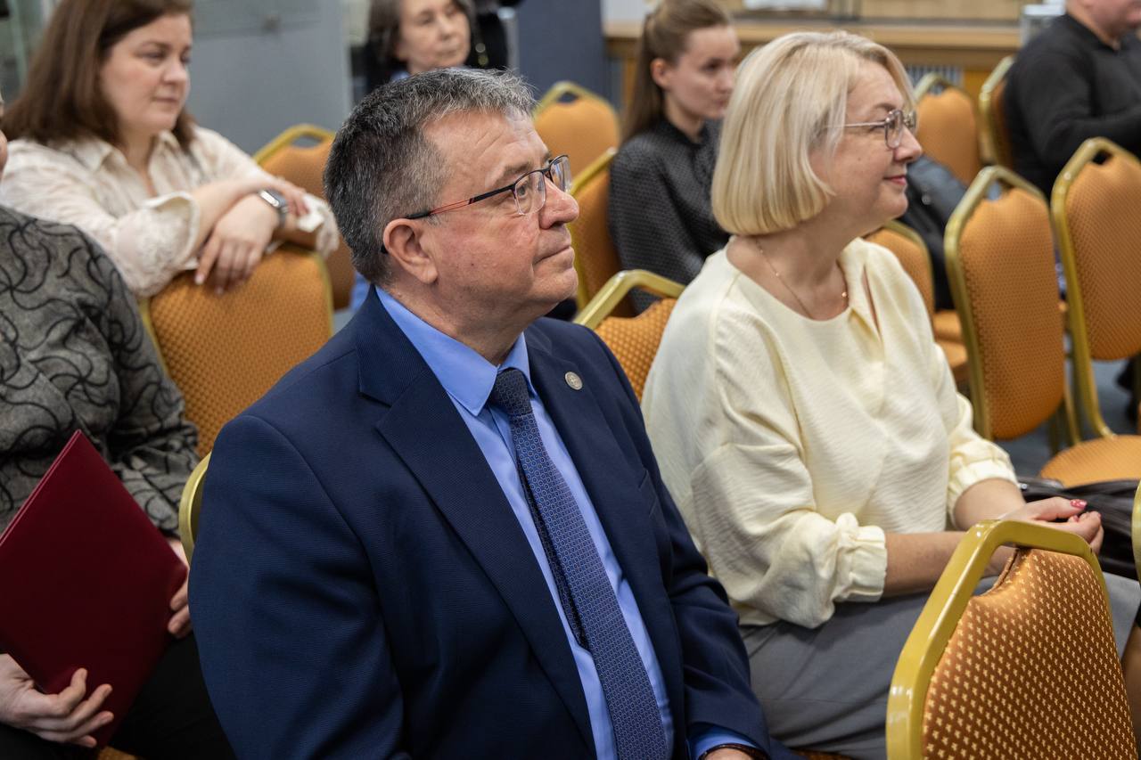 В Пскове представили уникальное издание об истории выборов в России В Пскове представили уникальное издание об истории выборов в России