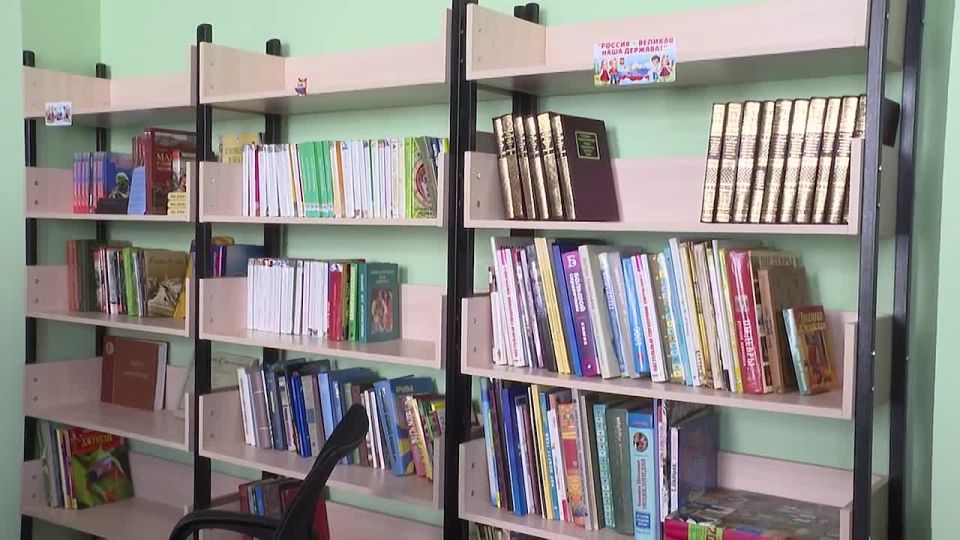 Михаил Ведерников: В Гдовской средней школе учится более 500 ребят из города, ближайших посёлков и деревень