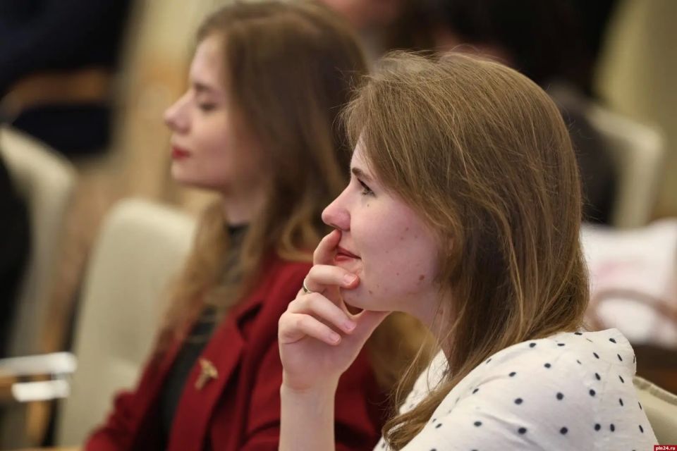 ПсковГУ отмечает 94-летие. 7 мая, отмечает свой 94-й день рождения Псковский государственный университет ПсковГУ отмечает 94-летие. 7 мая, отмечает свой 94-й день рождения Псковский государственный университет