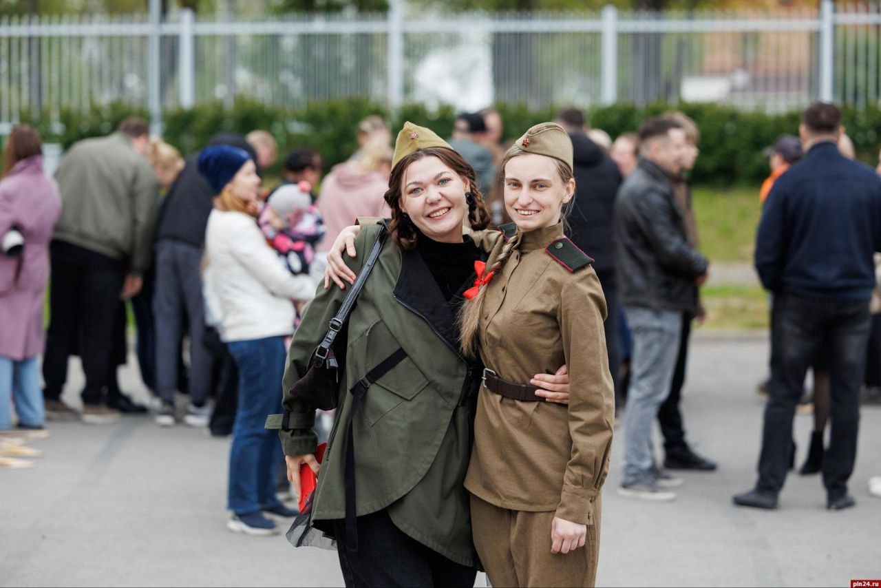 Реконструкция атмосферы победного мая в Пскове Реконструкция атмосферы победного мая в Пскове