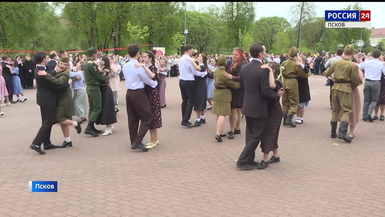Стихи, песни военных лет и танцы ушедшей эпохи