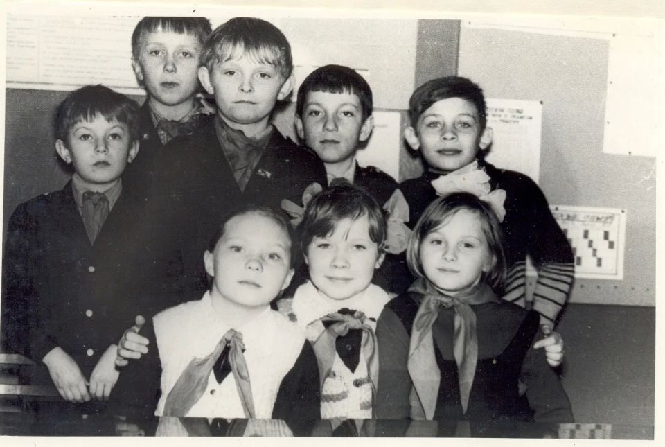 19 мая — День пионерии. Для многих это не просто дата в календаре, а тёплые воспоминания о школьных годах, красных галстуках, линейках, кострах, дружбе и добрых делах История пионерского движения началась в 1922 году, когда...