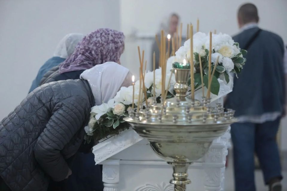 Возвращение к истокам: первое после реставрации богослужение прошло в псковском храме Николы со Усохи Возвращение к истокам: первое после реставрации богослужение прошло в псковском храме Николы со Усохи