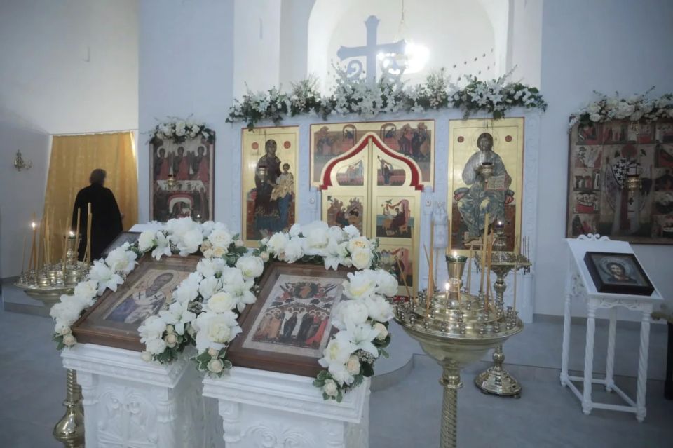 Возвращение к истокам: первое после реставрации богослужение прошло в псковском храме Николы со Усохи Возвращение к истокам: первое после реставрации богослужение прошло в псковском храме Николы со Усохи