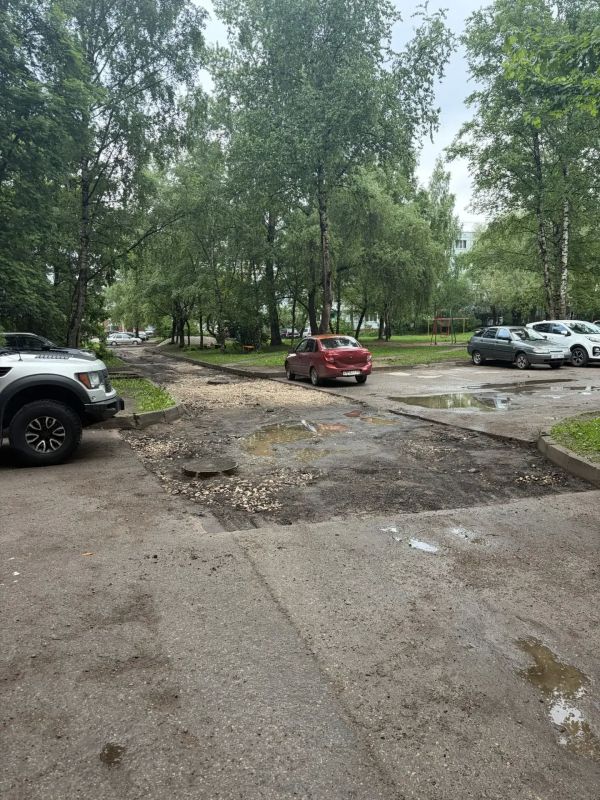 Жители домов на ул. Новоселов, д.3 сообщают нам, что счастливы: к ним пришел ремонт придомовой территории Жители домов на ул. Новоселов, д.3 сообщают нам, что счастливы: к ним пришел ремонт придомовой территории