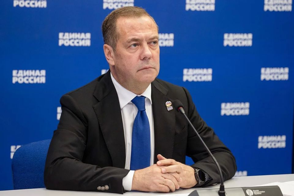 Дмитрий Медведев: Попытки скрыть партийный политический статус на праймериз ЕР будут жёстко пресекаться