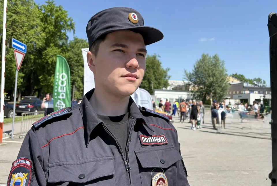 Полиция в Пскове обеспечила безопасность граждан во время Всероссийского полумарафона «Забег.РФ» Полиция в Пскове обеспечила безопасность граждан во время Всероссийского полумарафона «Забег.РФ»