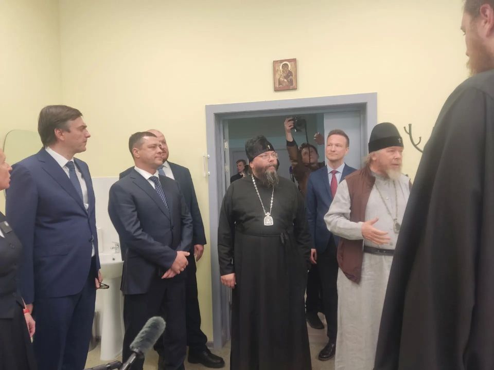 Во время визита в псковскую гимназию с изучением основ православной культуры министр просвещения РФ Сергей Кравцов отметил, что система образования Псковской области активно развивается, регион участвует в нацпроектах...