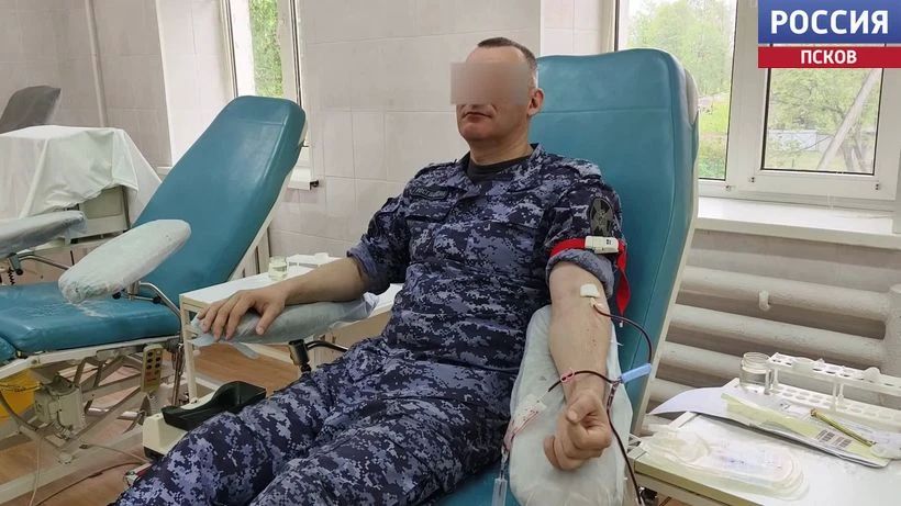 "От сердца к сердцу": росгвардейцы Псковской области сдали кровь для спасения жизней "От сердца к сердцу": росгвардейцы Псковской области сдали кровь для спасения жизней