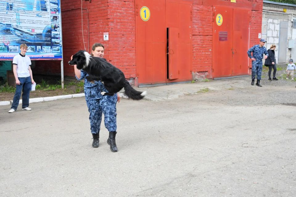 В отделе по конвоированию УФСИН России по Псковской области прошел яркий праздник для детей сотрудников В отделе по конвоированию УФСИН России по Псковской области прошел яркий праздник для детей сотрудников