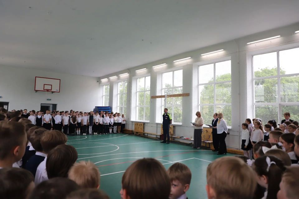 В преддверии летних каникул полицейские напомнили детям о ПДД В преддверии летних каникул полицейские напомнили детям о ПДД