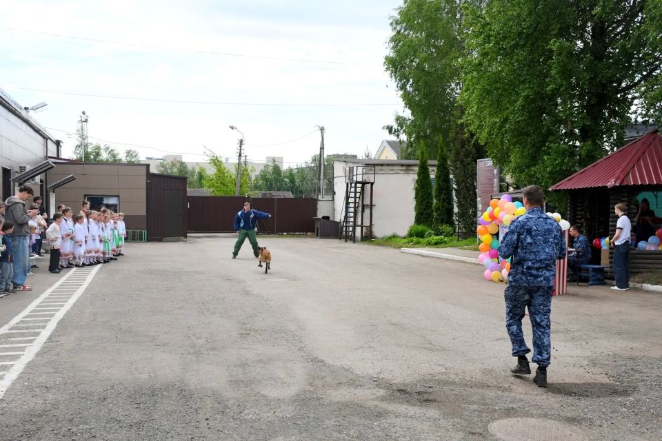В отделе по конвоированию УФСИН России по Псковской области прошел яркий праздник для детей сотрудников В отделе по конвоированию УФСИН России по Псковской области прошел яркий праздник для детей сотрудников