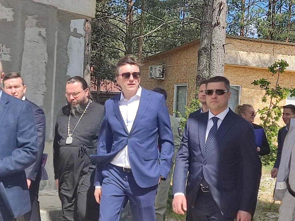 Строительную площадку всероссийского детского центра «Печоры» в деревне Печки в сопровождении губернатора Михаила Ведерникова посетил министр просвещения РФ Сергей Кравцов в рамках рабочего визита в регион Строительную площадку всероссийского детского центра «Печоры» в деревне Печки в сопровождении губернатора Михаила Ведерникова посетил министр просвещения РФ Сергей Кравцов в рамках рабочего визита в регион