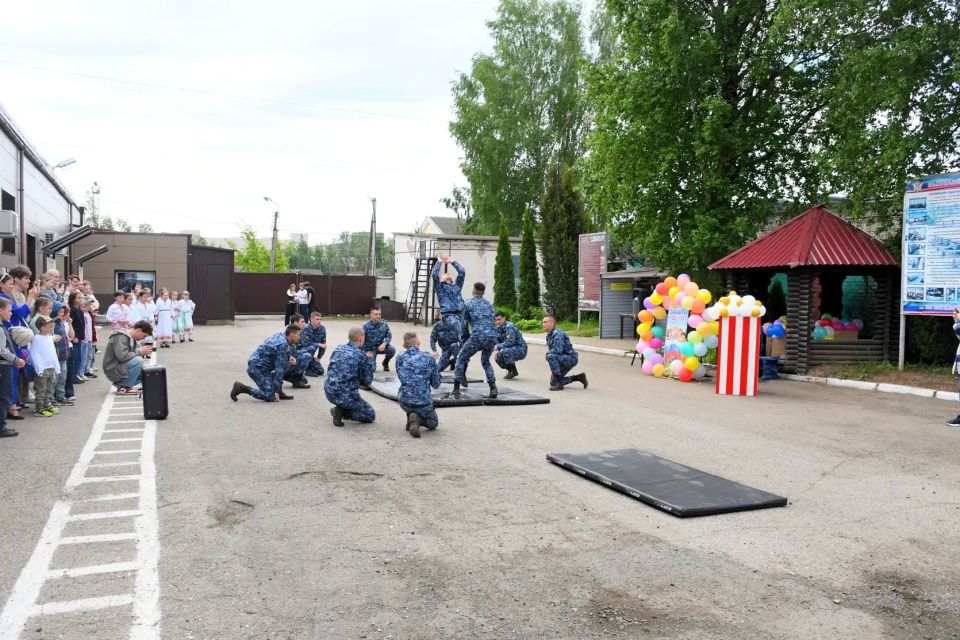 В отделе по конвоированию УФСИН России по Псковской области прошел яркий праздник для детей сотрудников В отделе по конвоированию УФСИН России по Псковской области прошел яркий праздник для детей сотрудников