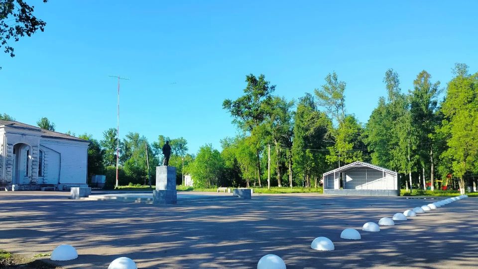 Первый этап благоустройства площади у памятника Ленина завершился в Кунье