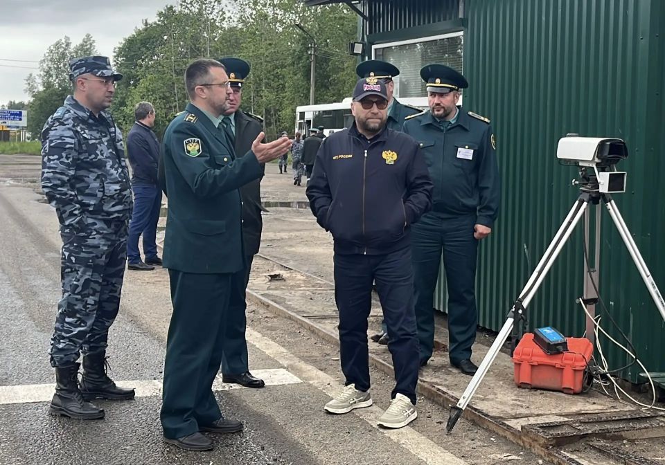 Валерий Пикалёв продолжает проверку готовности таможенных органов к запуску СПОТ Валерий Пикалёв продолжает проверку готовности таможенных органов к запуску СПОТ