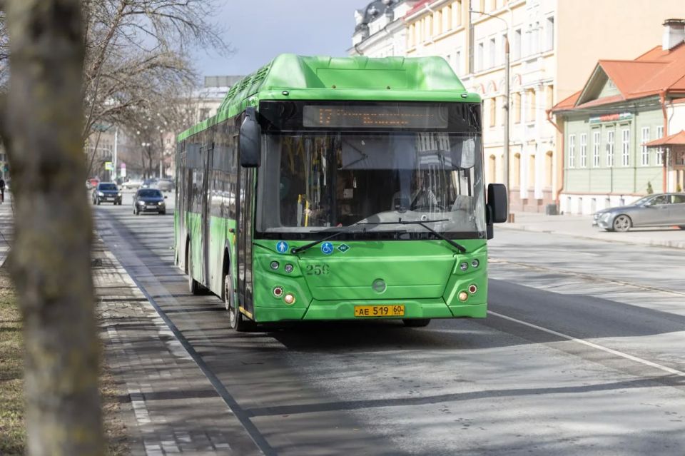 В Псковской области появятся новые почётные звания для работников транспорта и энергетики